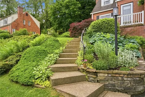 4 Fernwood Ave, Pittsburgh, PA 15228
