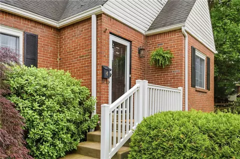 4 Fernwood Ave, Pittsburgh, PA 15228