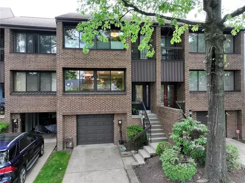 1523 Merion Ln, Oakmont, PA 15139