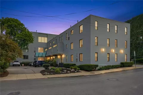 5708 Walnut St #G1, Pittsburgh, PA 15232