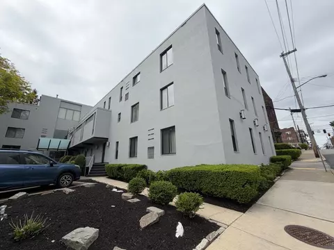 5708 Walnut St #G1, Pittsburgh, PA 15232