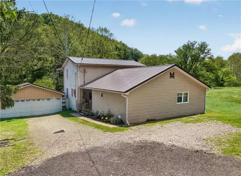 201 Main St, New Freeport, PA 15352
