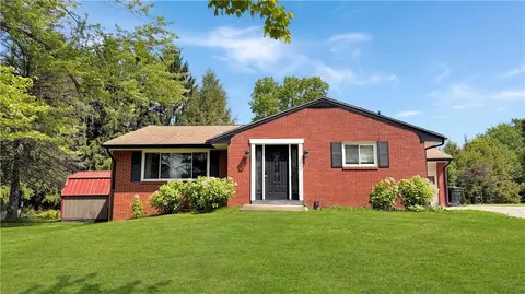 108 Arrowhead Dr, Beaver Falls, PA 15010