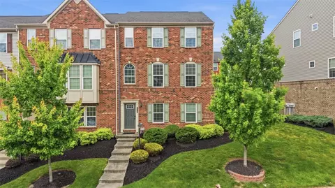 224 Thornapple Ln, Cranberry Township, PA 16066