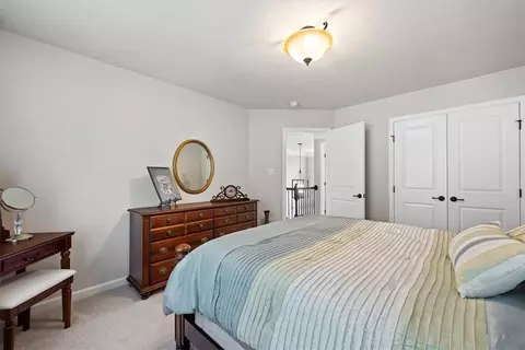 Bedroom - 307 Longmore Dr, Mars, PA 16046 photo 3 of 5