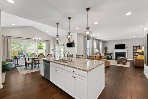 Kitchen - 307 Longmore Dr, Mars, PA 16046 photo 1 of 3