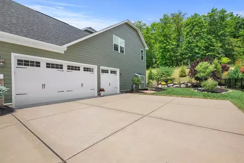 Exterior - 307 Longmore Dr, Mars, PA 16046 photo 4 of 8