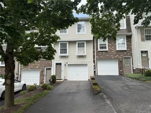115 Saxonwald Ln, Pittsburgh, PA 15234