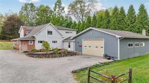 67 Ida Ln, New Castle, PA 16101