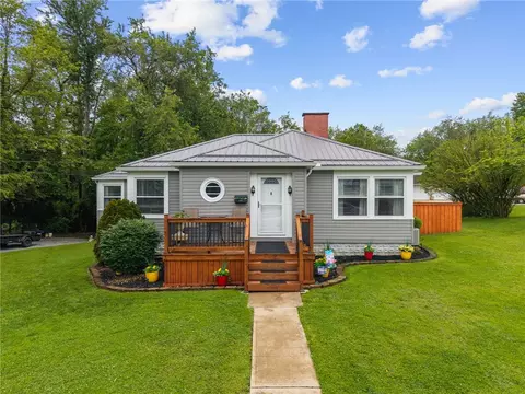 117 Delaware Ave, Scottdale, PA 15683