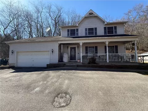 2179 Evans City Rd, Zelienople, PA 16063
