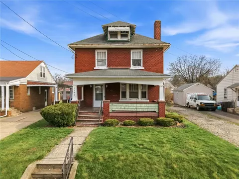 1045 Myrtle Pl, Sharon, PA 16146
