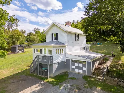 33 Hubbard Rd, Burgettstown, PA 15021