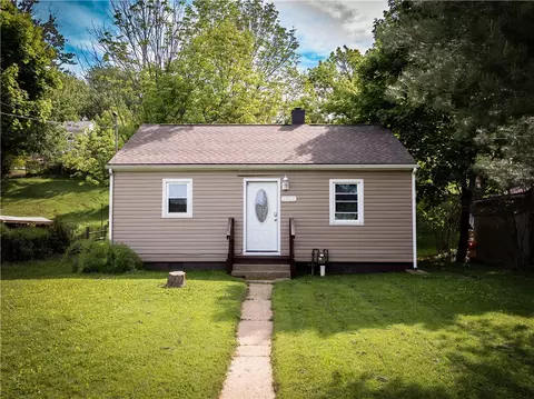 1512 Saxonburg Rd, Natrona Heights, PA 15065