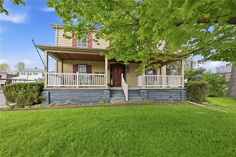101 N Market St, New Wilmington, PA 16142