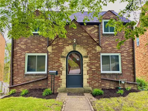 1706 Pioneer Ave, Pittsburgh, PA 15226