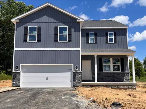 358 Leslie Farms Dr, Evans City, PA 16033