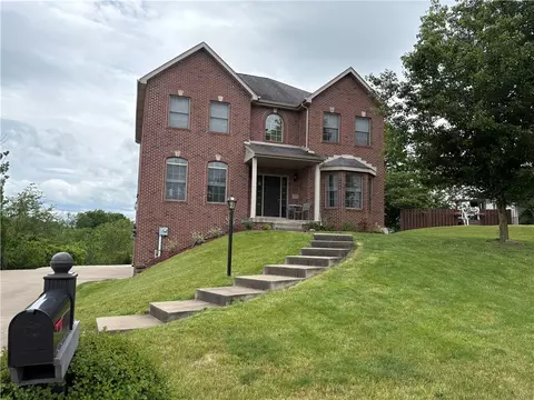 137 Robinson Dr, Pittsburgh, PA 15236