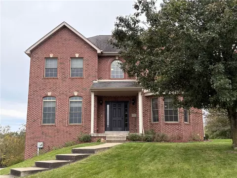 137 Robinson Dr, Pittsburgh, PA 15236