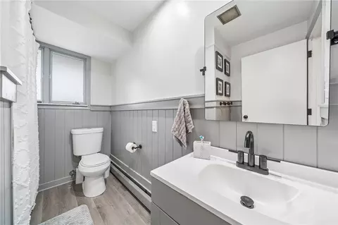 Bath - 5795 Roosevelt Ave, Export, PA 15632 photo 2 of 3