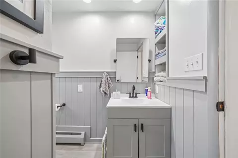 Bath - 5795 Roosevelt Ave, Export, PA 15632 photo 1 of 3