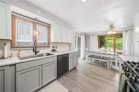 Kitchen - 5795 Roosevelt Ave, Export, PA 15632 photo 4 of 5