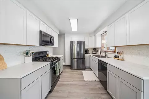 Kitchen - 5795 Roosevelt Ave, Export, PA 15632 photo 2 of 5
