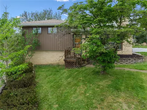 5795 Roosevelt Ave, Export, PA 15632