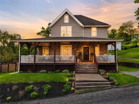 14 State St, Fairchance, PA 15436