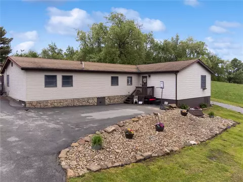 414 Motor Drome Rd, Smithton, PA 15479