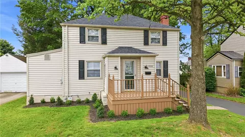 1408 Glenwood Dr, Sharon, PA 16146