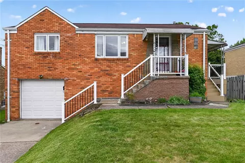 631 Blossom Dr, Pittsburgh, PA 15236