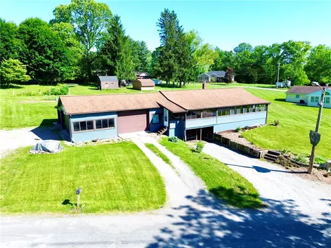 145 Fording Rd, New Castle, PA 16101
