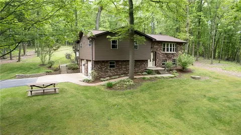 39 Leibolt Ct, Freedom, PA 15042