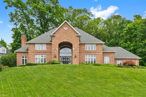 2195 Chardonnay Cir, Gibsonia, PA 15044