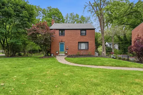 121 Glenfield, Pittsburgh, PA 15235