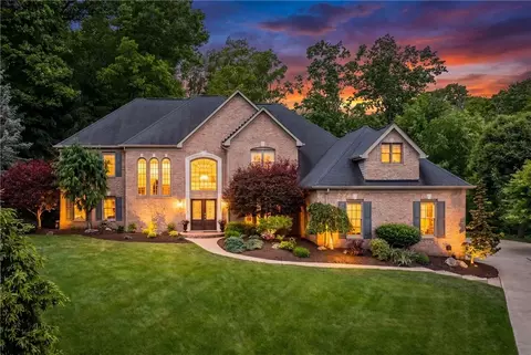 106 Briarwood Dr, Mcmurray, PA 15317