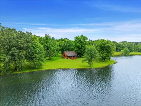 189 Conneaut Lake Rd, Greenville, PA 16125