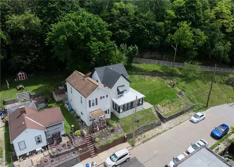 569 13th Ave, New Brighton, PA 15066