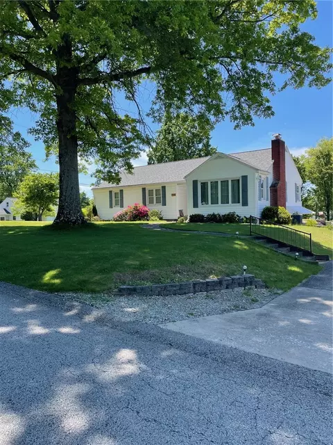 736 Melvin Dr, Greensburg, PA 15601