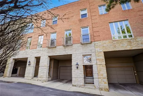 136 N Woodland Rd, Pittsburgh, PA 15232