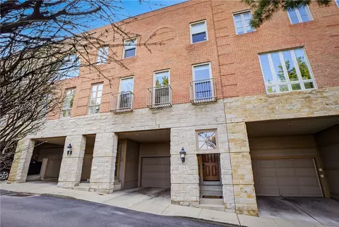 136 N Woodland Rd, Pittsburgh, PA 15232