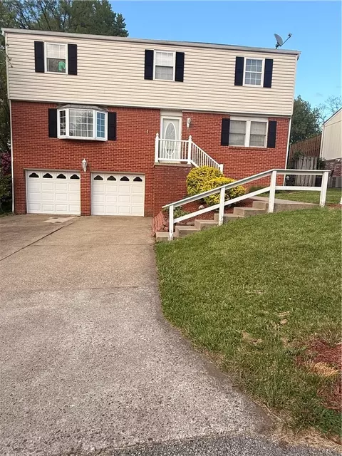 247 Darlan Hill Dr, Pittsburgh, PA 15239