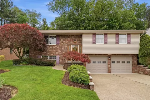1409 Royal Park Blvd, South Park, PA 15129