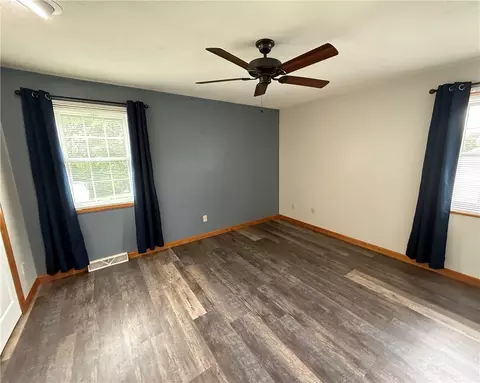 211 Warren Rd, Warrendale, PA 15086 photo 27