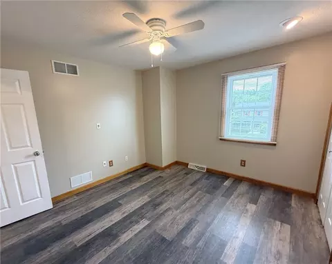 211 Warren Rd, Warrendale, PA 15086 photo 35