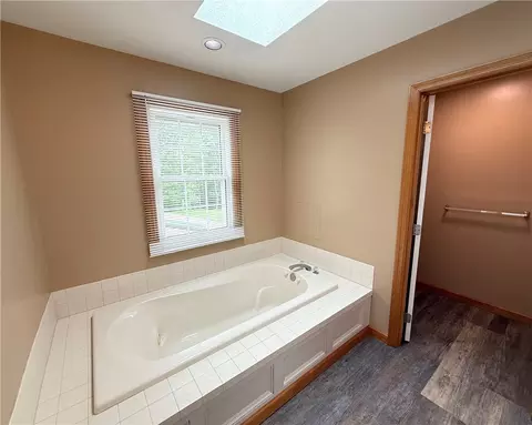 211 Warren Rd, Warrendale, PA 15086 photo 25