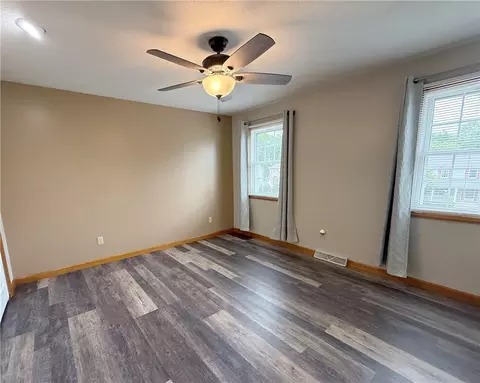 211 Warren Rd, Warrendale, PA 15086 photo 32