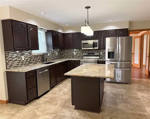 211 Warren Rd, Warrendale, PA 15086 photo 9
