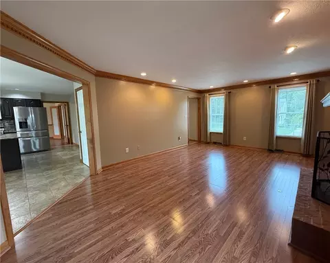 211 Warren Rd, Warrendale, PA 15086 photo 7